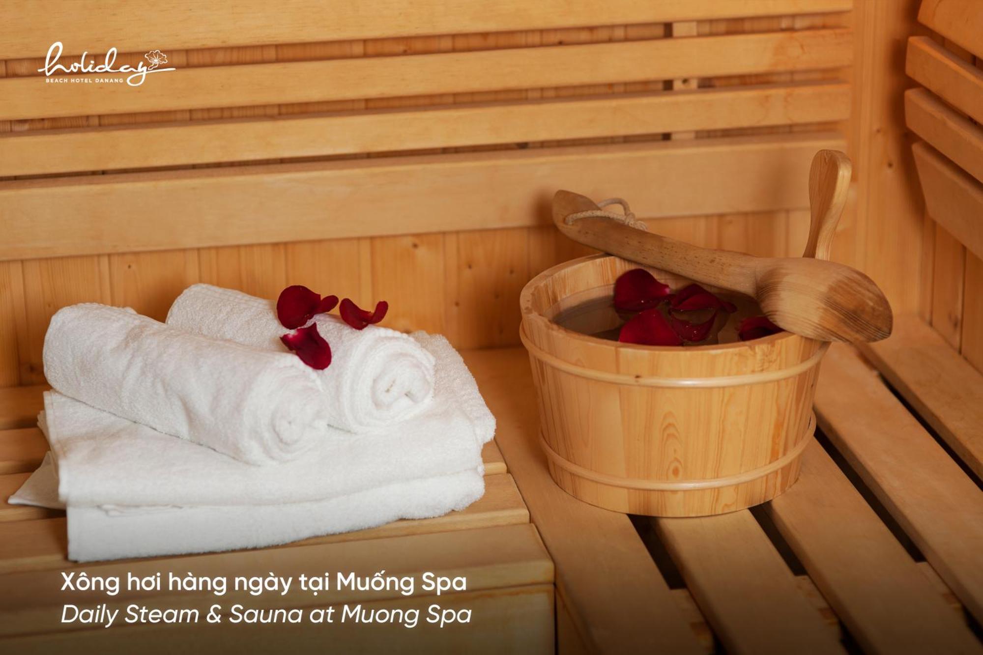 Holiday Beach Hotel Danang 5* Da Nang