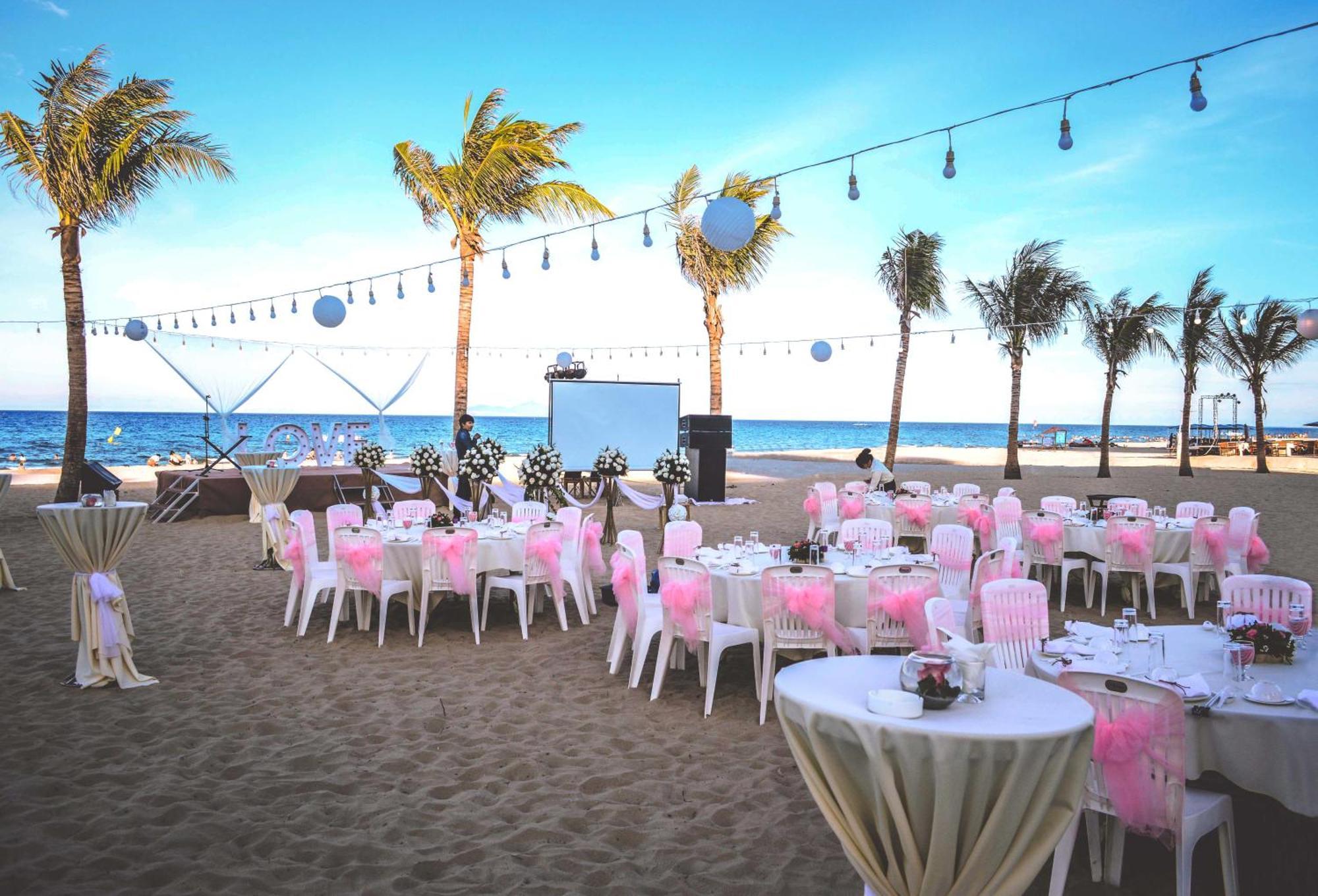 Holiday Beach Hotel Danang Hotel Da Nang