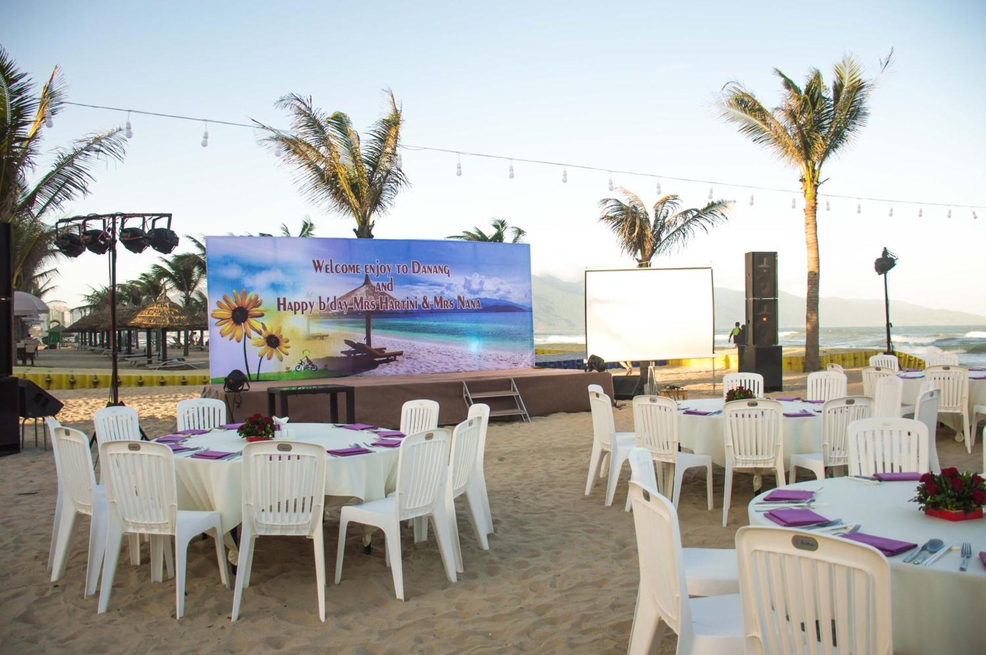 Holiday Beach Hotel Danang Hotel