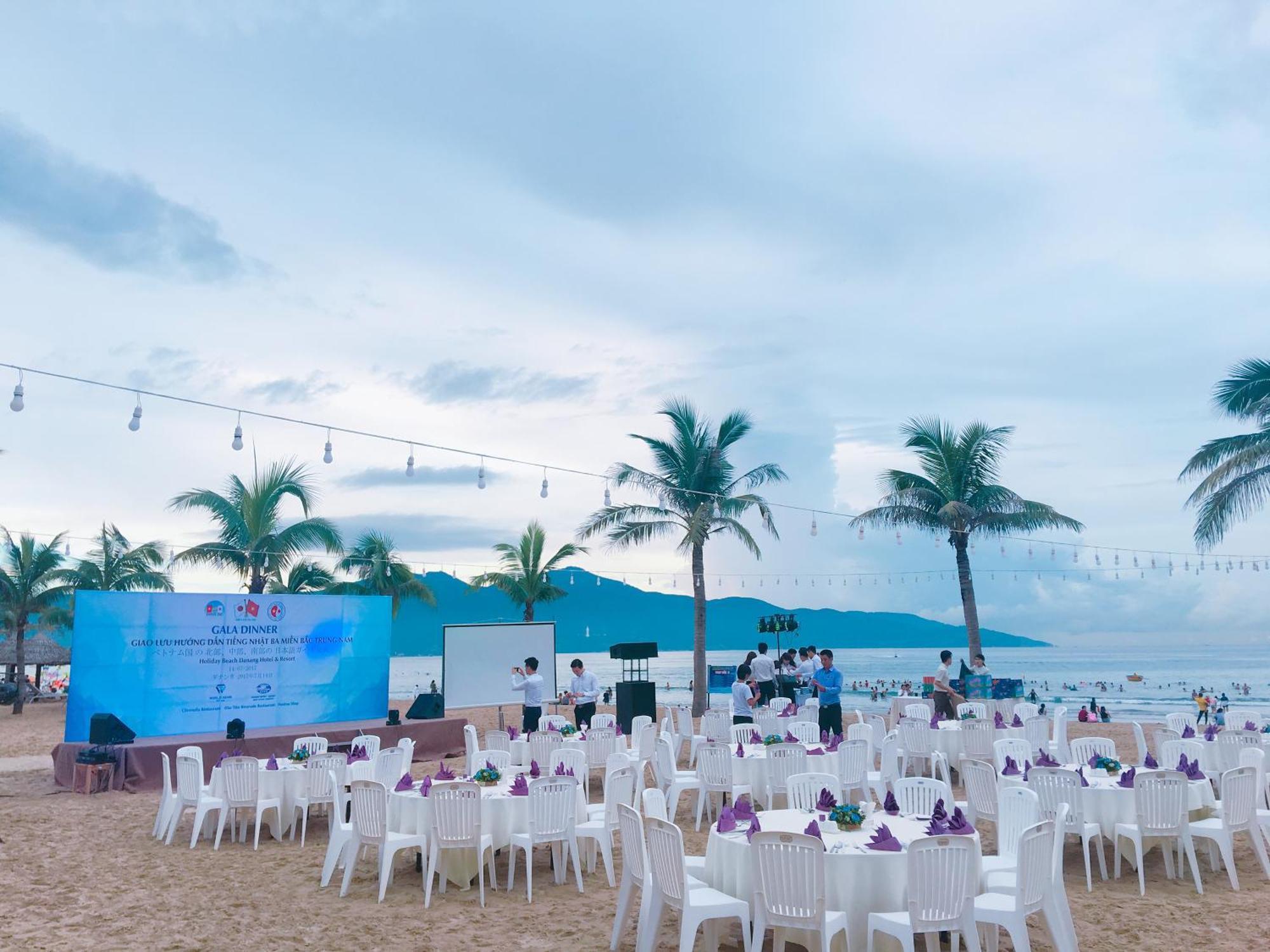 Holiday Beach Hotel Danang 5*