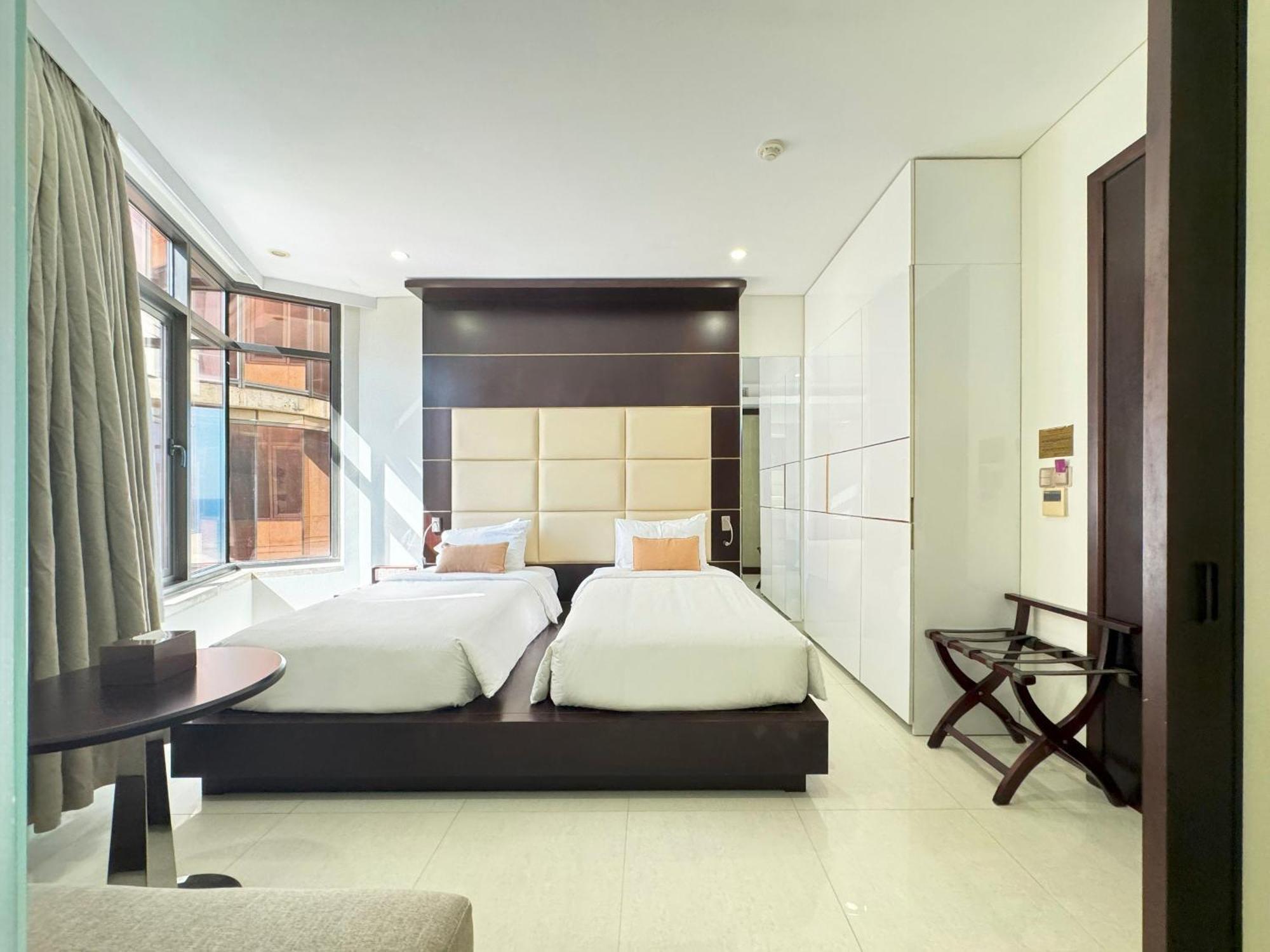 Holiday Beach Hotel Danang होटल 5*