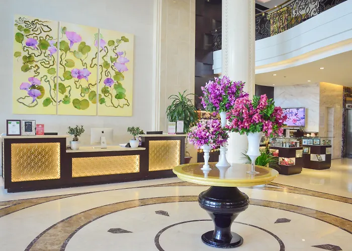Holiday Beach Hotel Danang