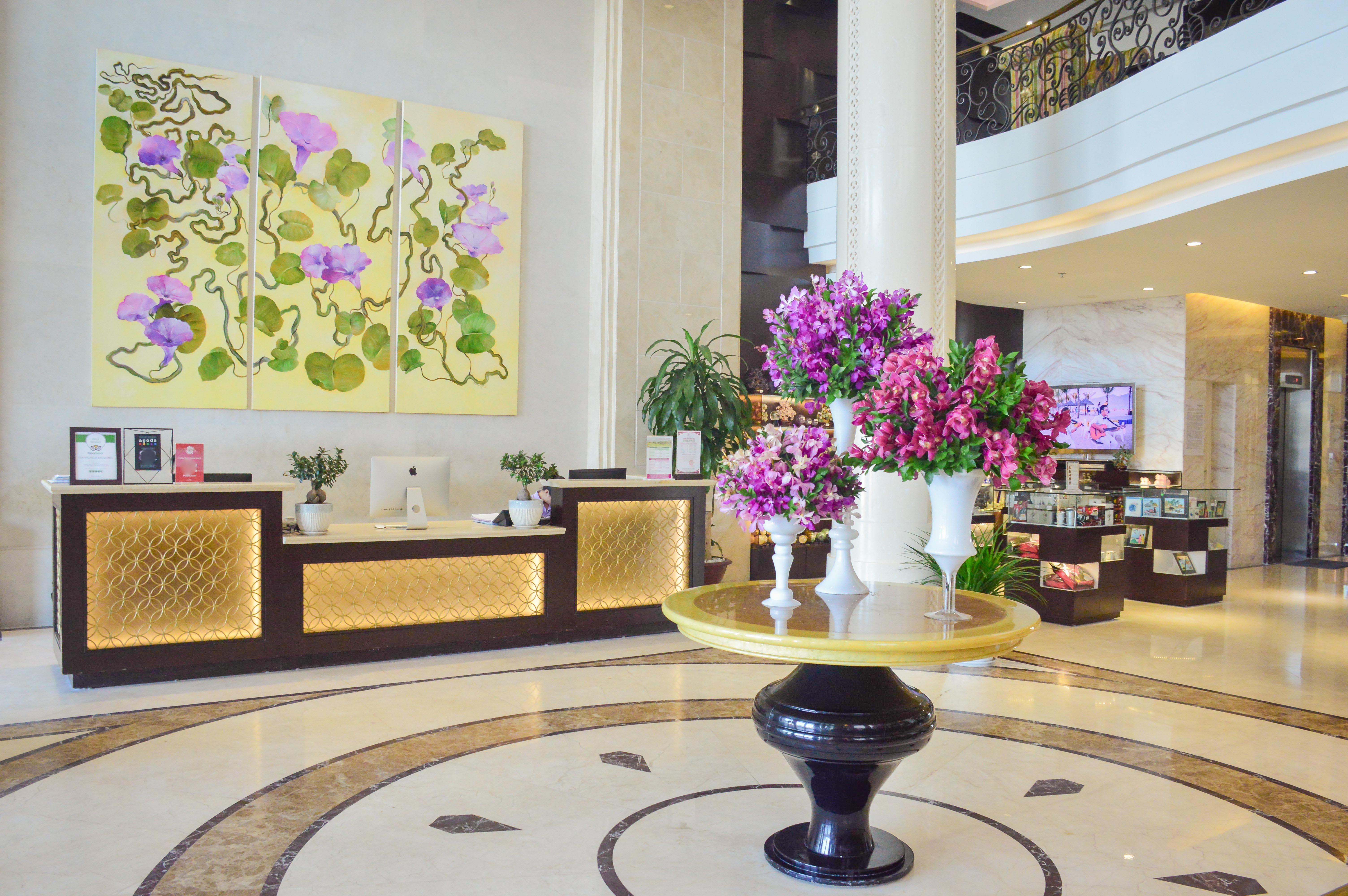 Holiday Beach Hotel Danang Hotel